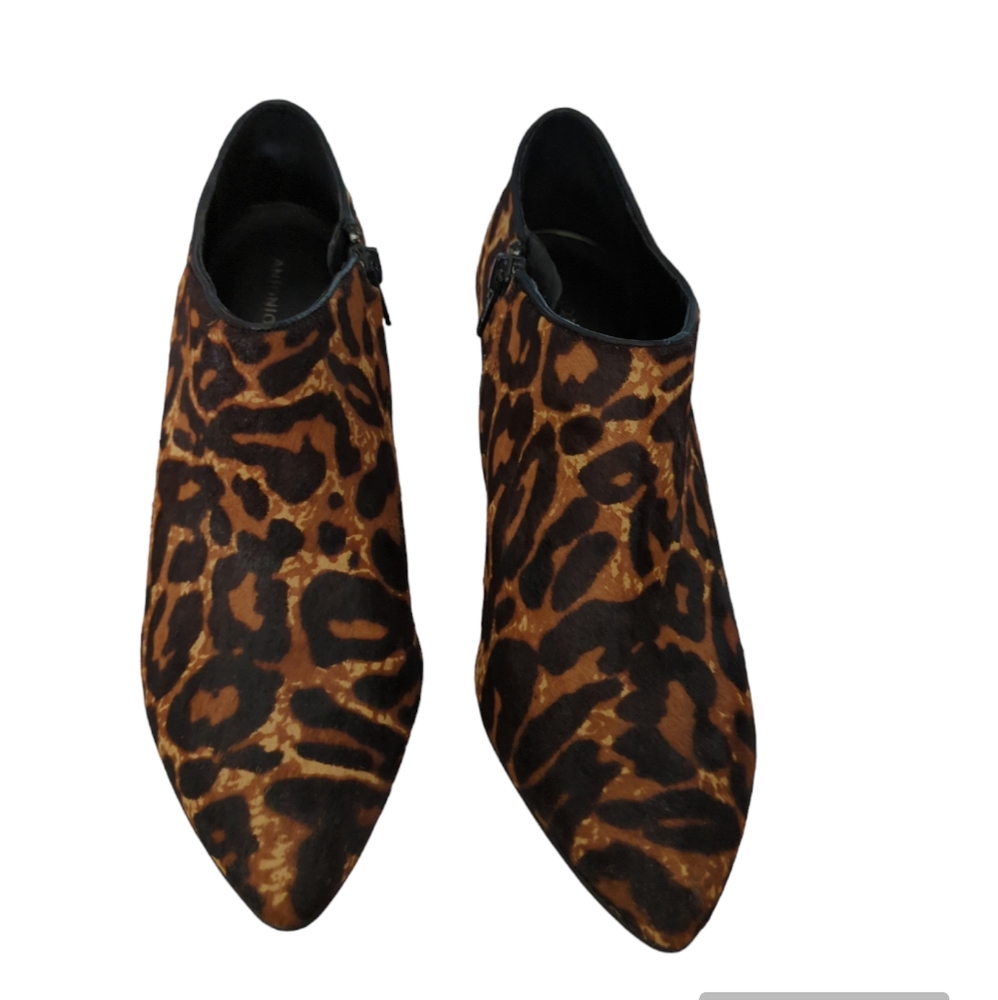 Antonio Melani "Carlin" Leather ankle Cheetah booties size 8 Never been worn.